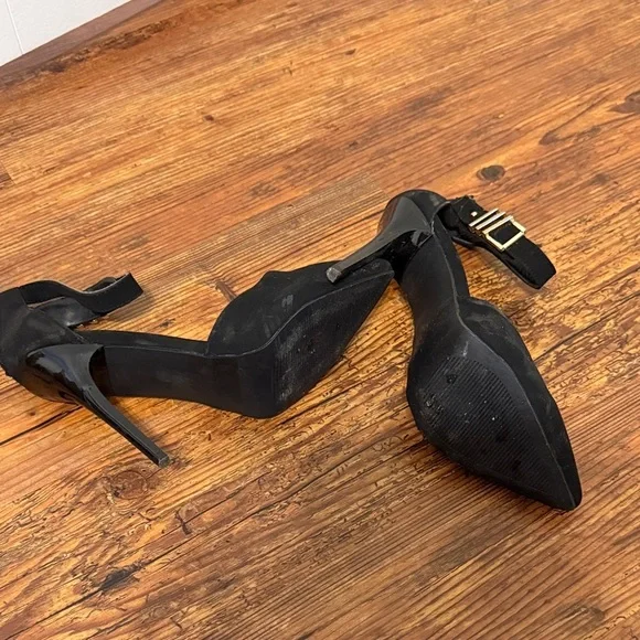 Chic Black Women's Heels - Picture 5 of 5